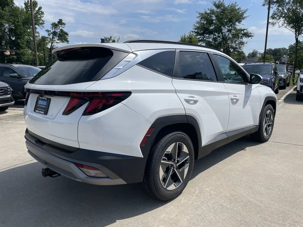 New 2026 White Hyundai SEL image 3