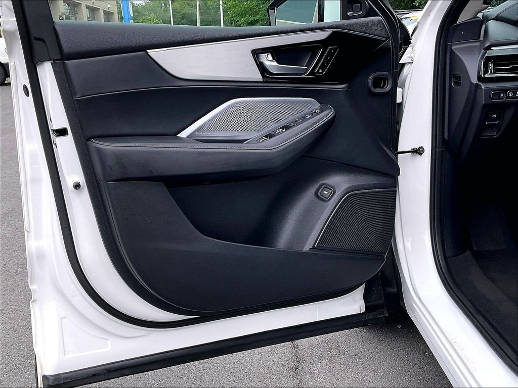 Used 2025 White Acura Technology Package image 9