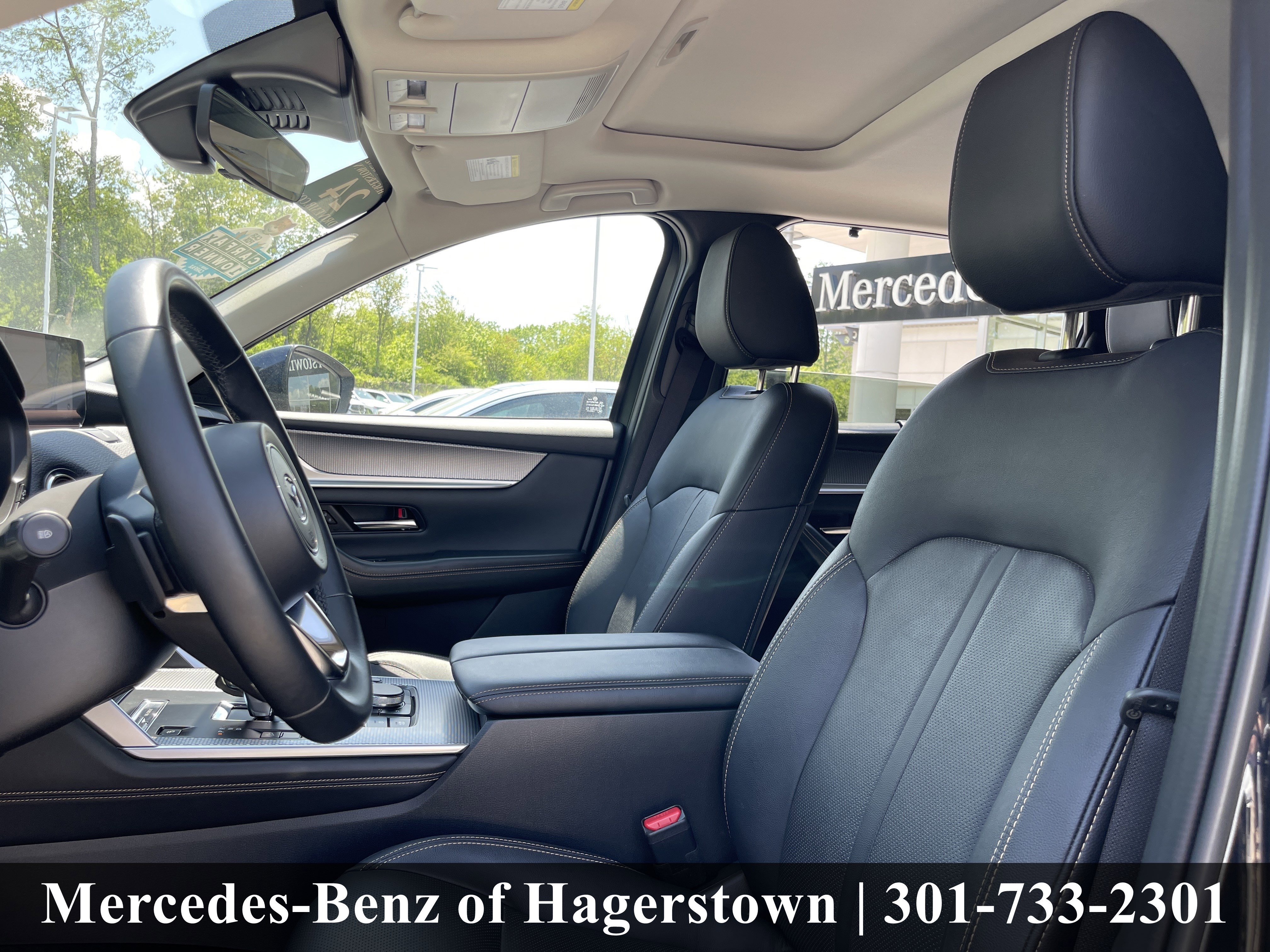 Used 2024 Deep Crystal Blue Mica Mazda Preferred AWD image 8
