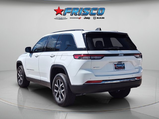 New 2027 Bright White Clear-Coat Paint Jeep Laredo X image 5