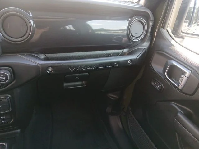 Used 2023 Green Jeep Sport image 31