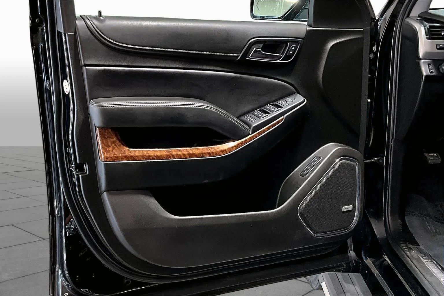 Used 2019 Black Chevrolet Premier image 22
