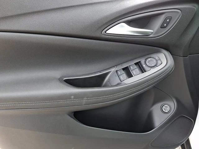 New 2026 Summit White Buick Preferred image 10