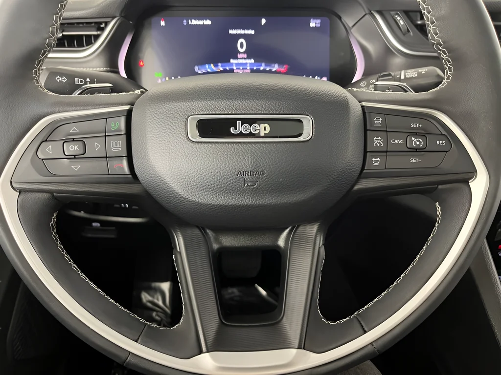 Used 2023 Black Jeep Altitude X image 30
