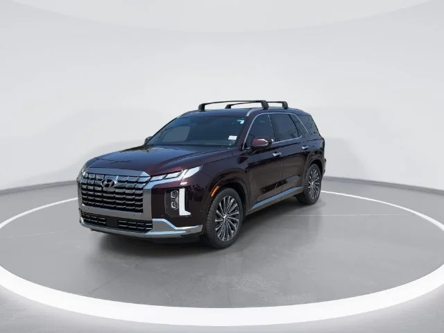 Used 2023 Red Hyundai Calligraphy image 3