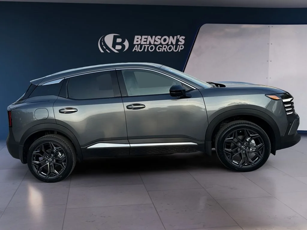 New 2027 Gray Nissan SR image 6