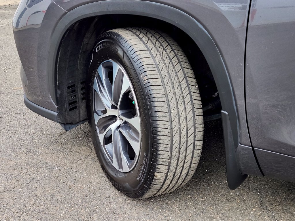 Used 2022 Gray Toyota XLE image 34