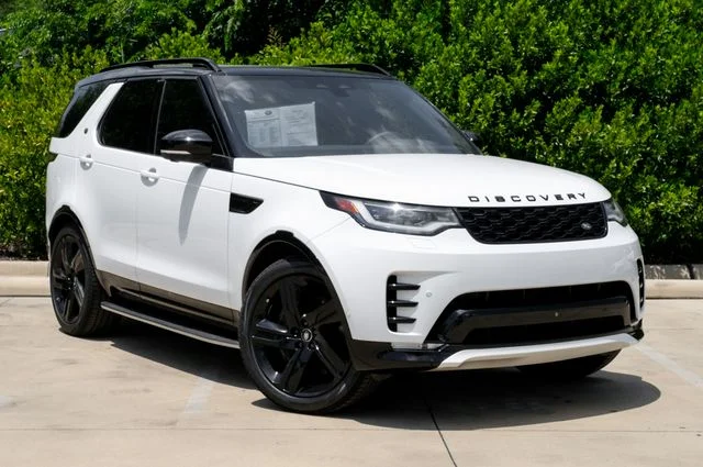 Used 2025 White Land Rover Dynamic SE image 9
