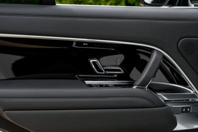 2026 Land Rover Range Rover SE - Photo 60