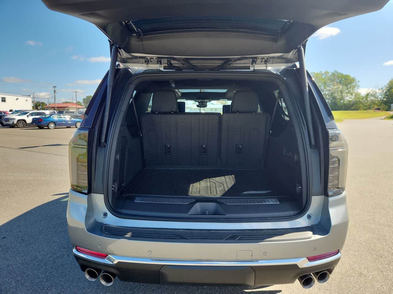 2026 Chevrolet Suburban Premier - Photo 17