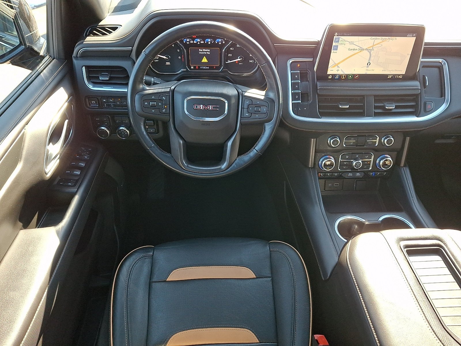 2021 GMC Yukon XL AT4 - Photo 14