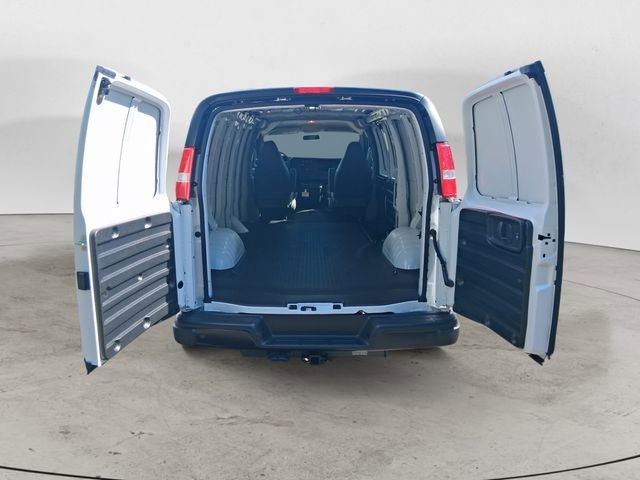 2025 Chevrolet Express Cargo Work Van - Photo 16