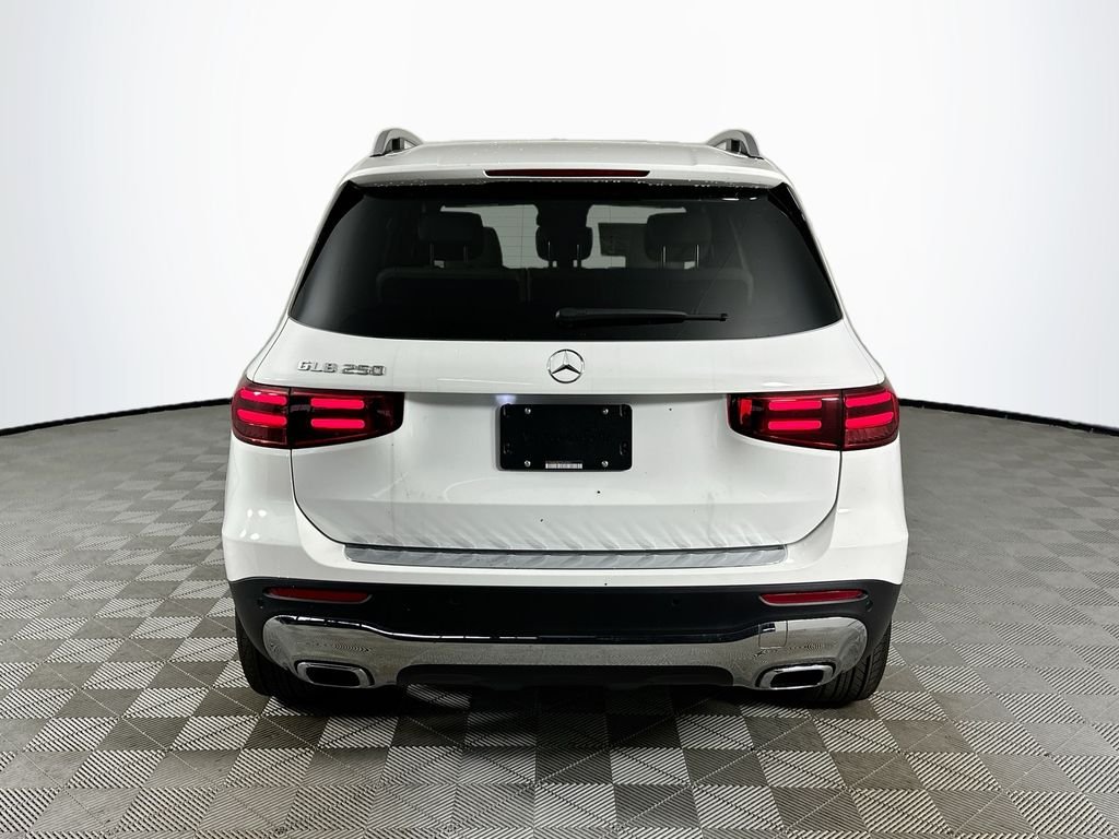 New 2026 Polar White Mercedes-Benz GLB 250 image 6