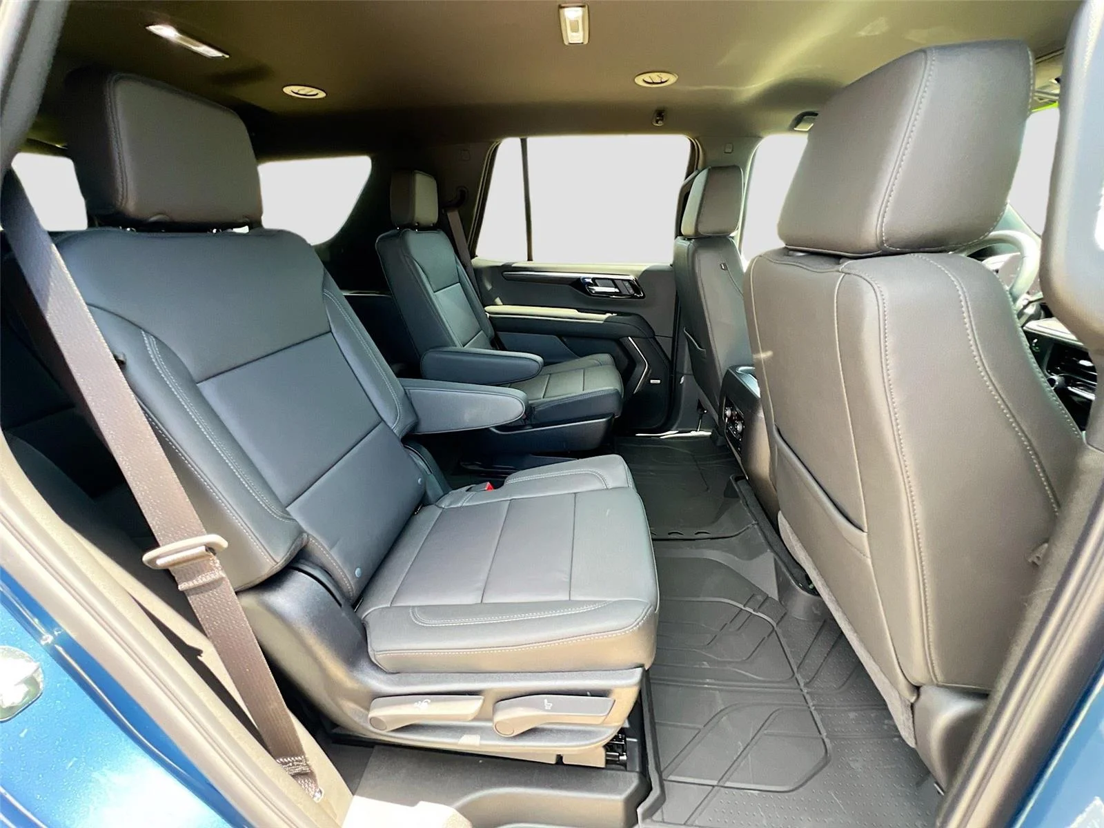 New 2026 Lakeshore Blue Metallic Chevrolet LT image 28