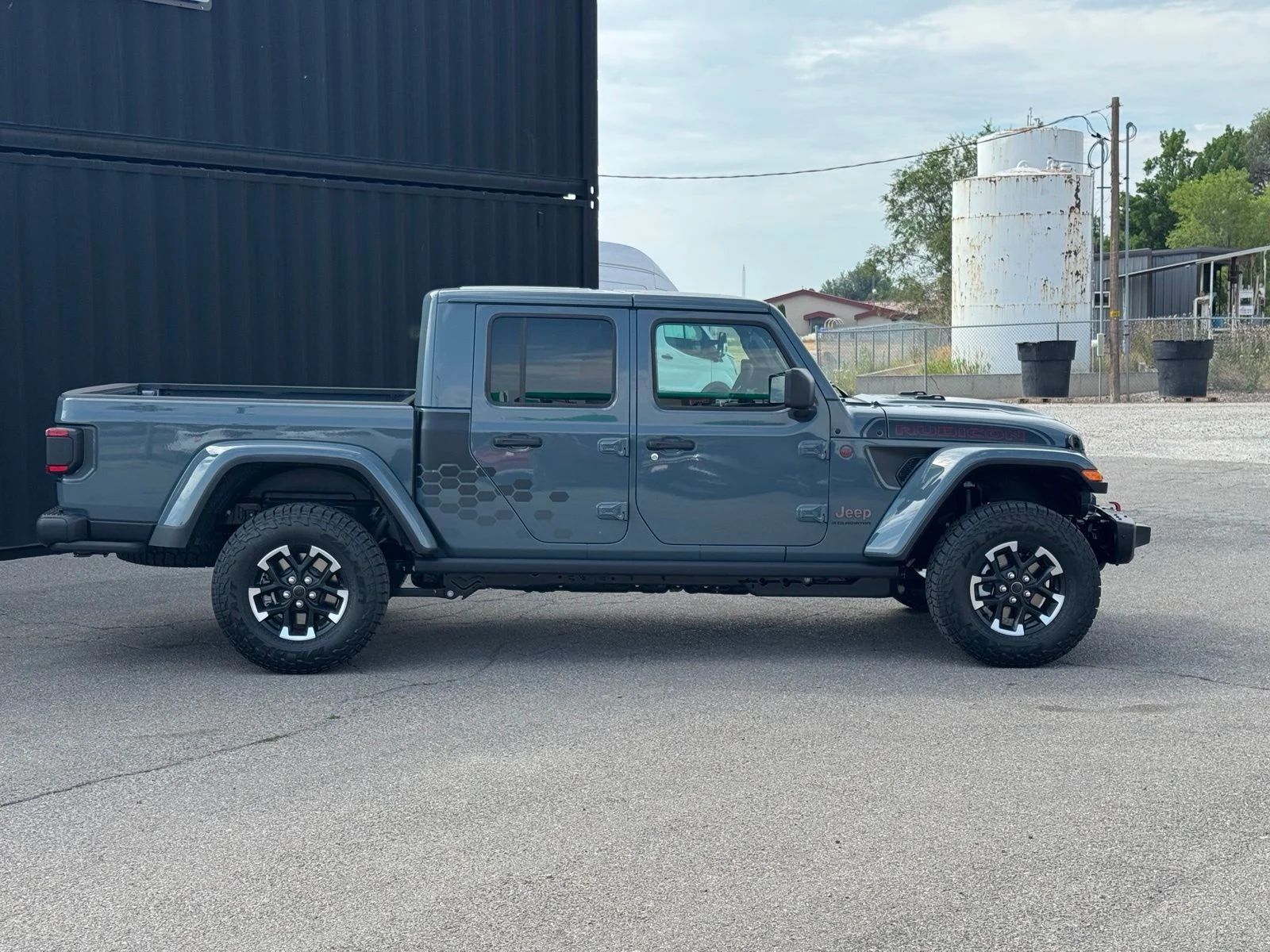 New 2026 Anvil Clear-Coat Exterior Paint Jeep Shadow Ops image 6