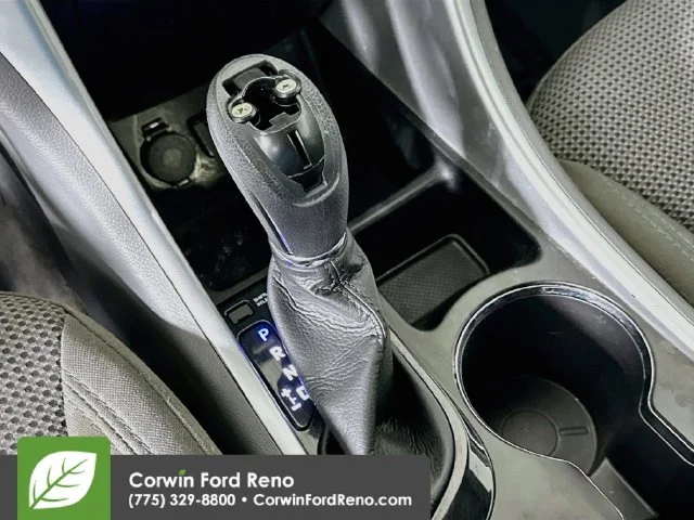 Used 2013 Radiant Silver Metallic Hyundai GLS image 18