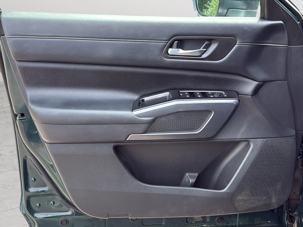 Used 2023 Black Nissan SL image 26