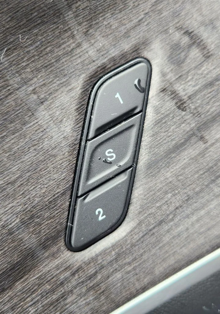 Used 2023 Black Jeep Limited image 43
