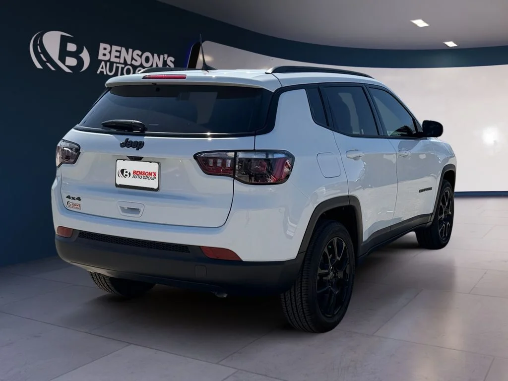 New 2026 White Jeep Latitude image 5