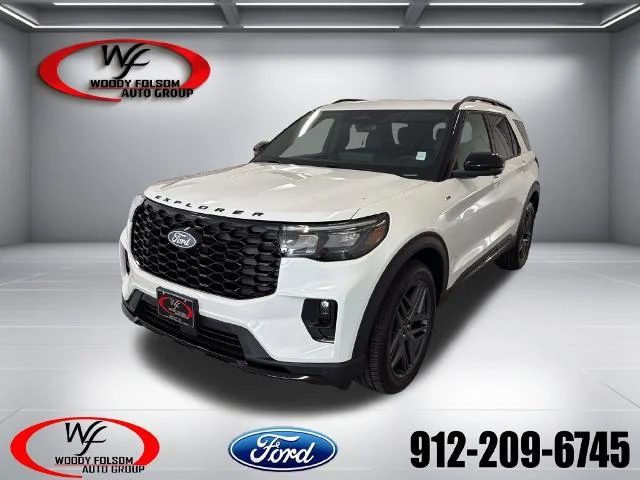 New 2027 Star White Metallic Tri-Coat Ford ST-Line image 20