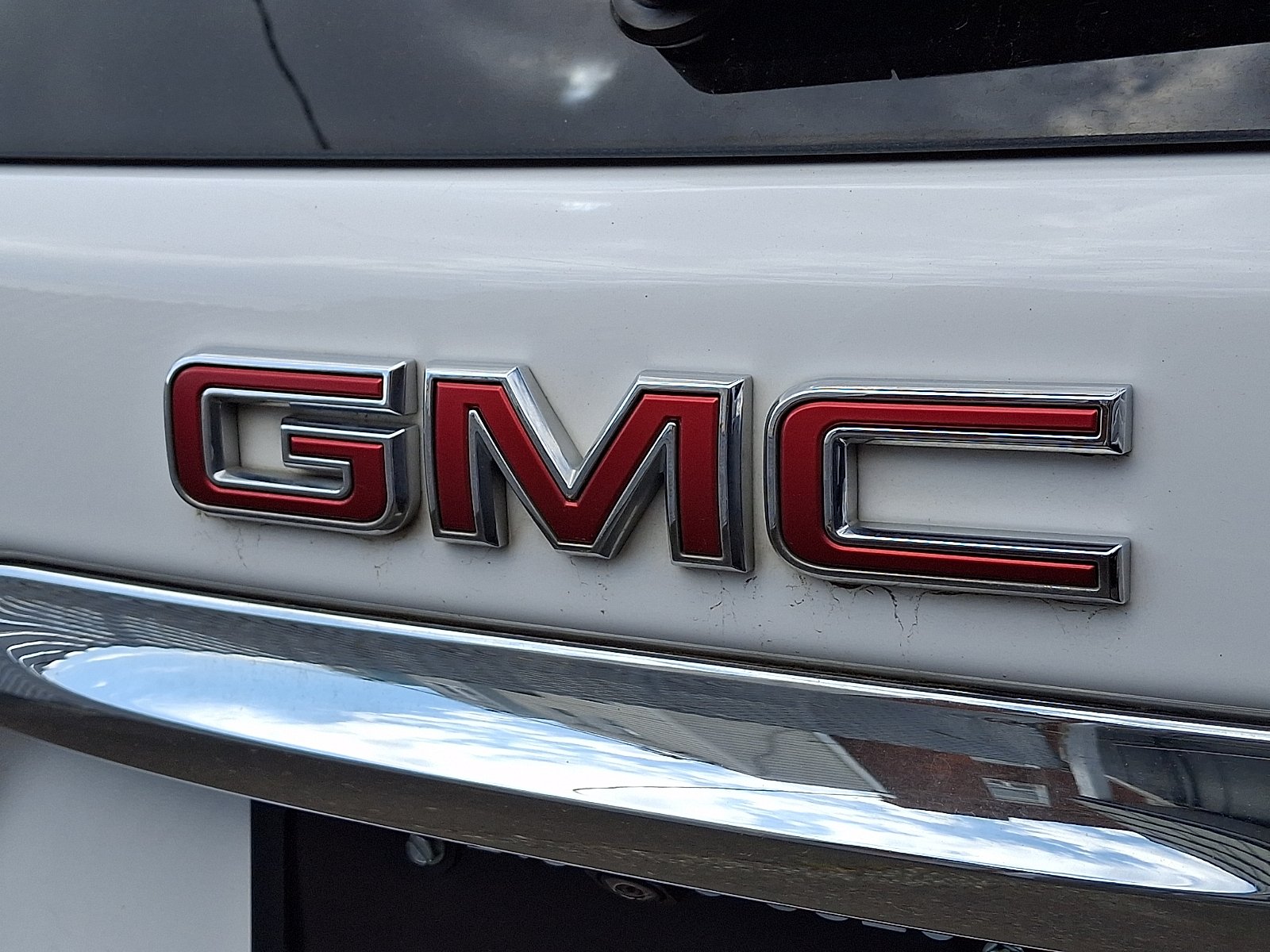Used 2024 Summit White - GAZ GMC FWD SLT image 28