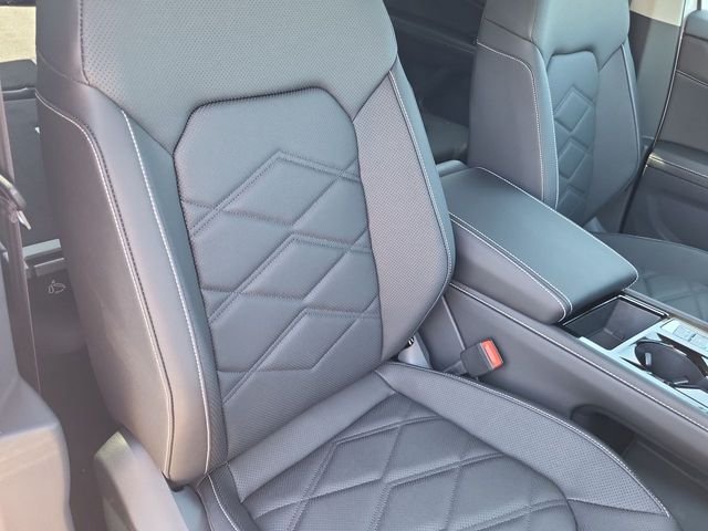 New 2026 White/off-white Volkswagen SE w/Technology image 19