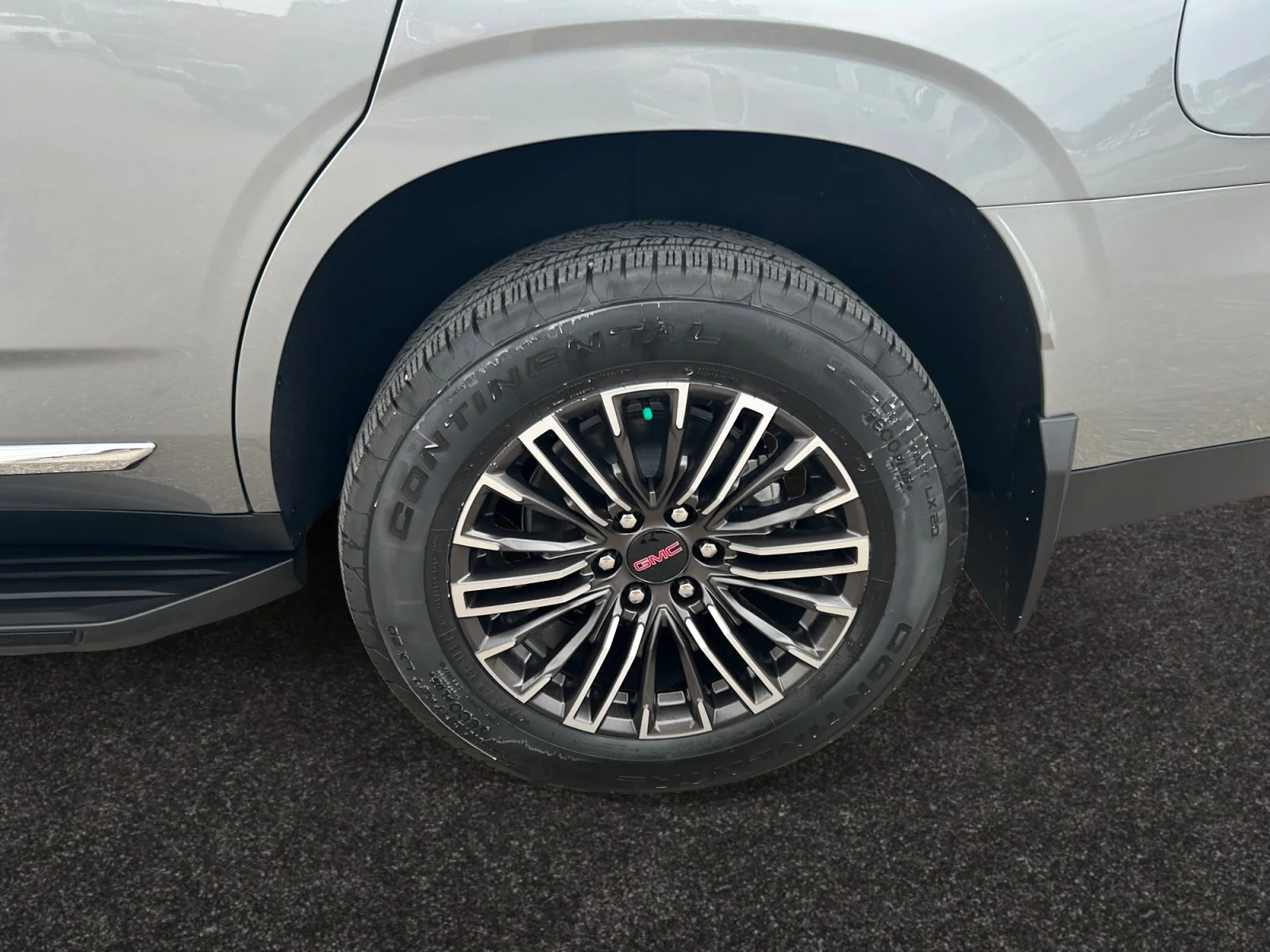 New 2026 Sterling Metallic GMC Elevation image 9