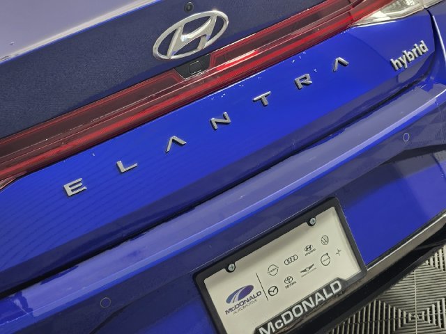 2023 Hyundai Elantra Limited - Photo 9