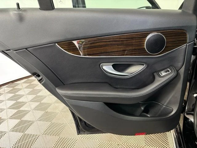 Used 2018  Mercedes-Benz C 300 image 20