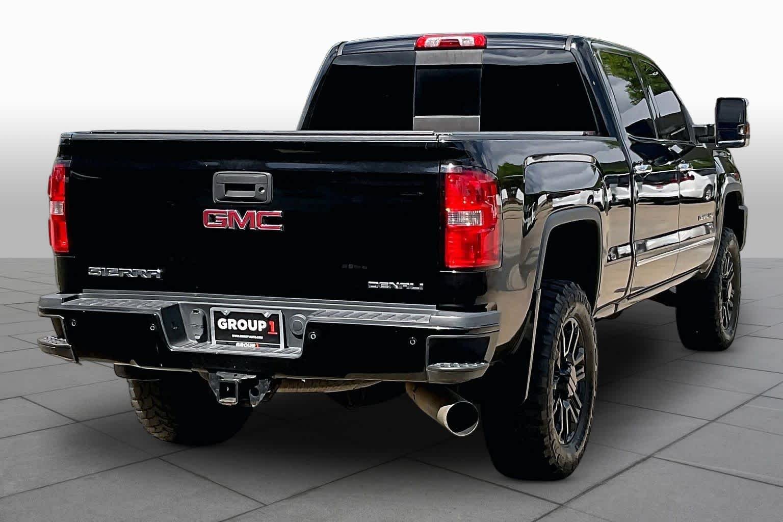 Used 2015 Onyx Black GMC Denali image 12
