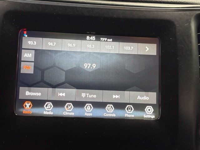 Used 2019 Black Jeep Latitude image 32