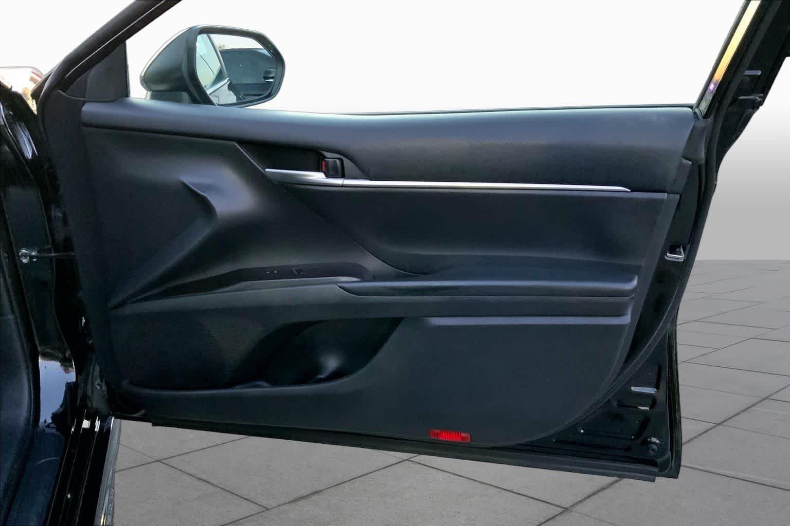 Used 2021 Midnight Black Metallic Toyota SE image 19