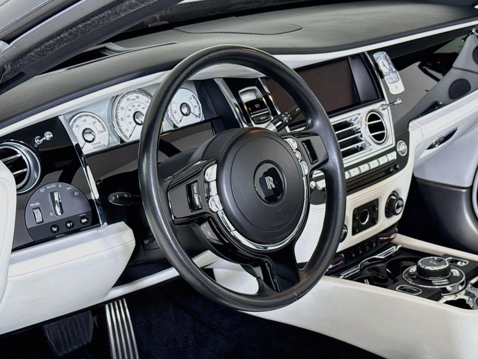 Used 2018 Obsidian Rolls-Royce  image 14