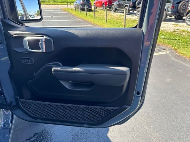 New 2026 Anvil Clear-Coat Exterior Paint Jeep Sport S image 9