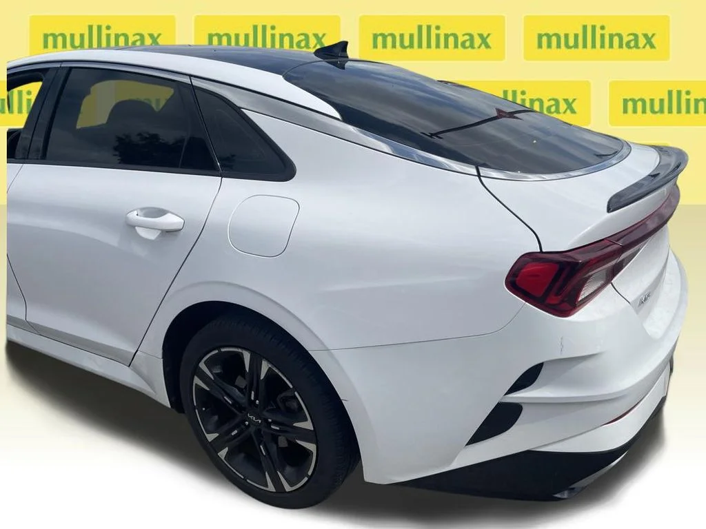 Used 2022 White Kia GT-Line image 8