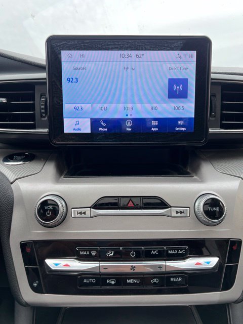 Used 2023 White Ford XLT image 7