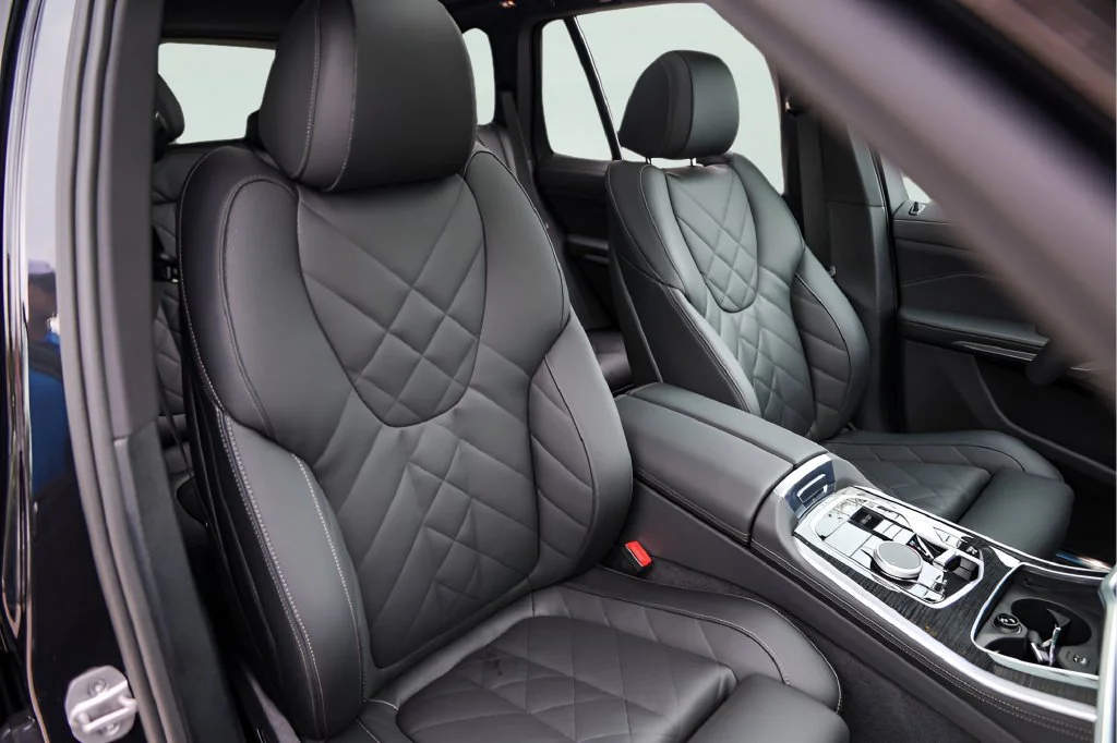 Used 2026 Black BMW sDrive40i image 30