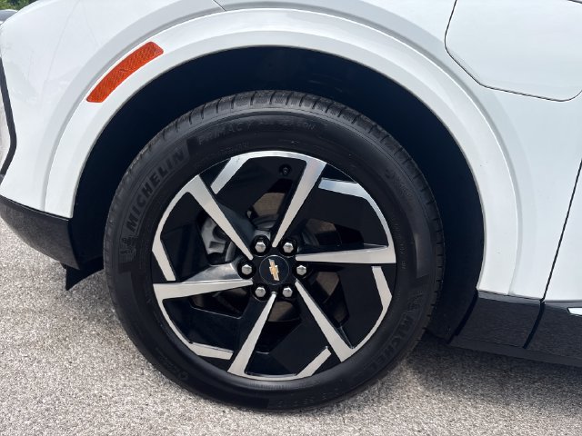 Used 2024 White Chevrolet LT image 3