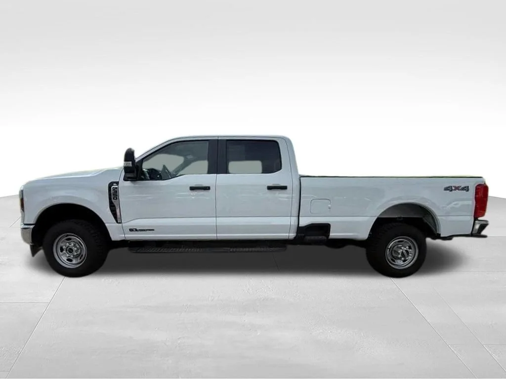 Used 2024 White Ford XL image 2