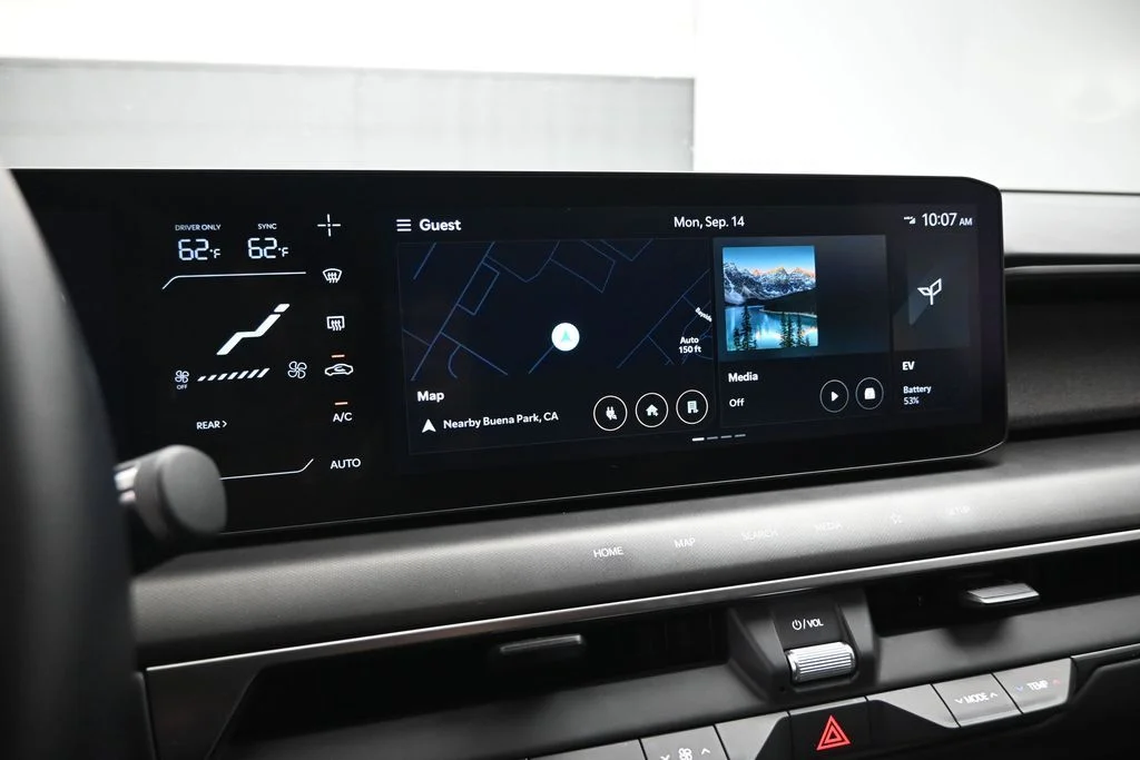 Used 2024 Black Kia Light Long Range image 15