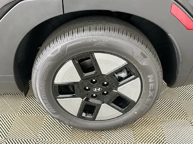 New 2026 Black Hyundai SEL image 20