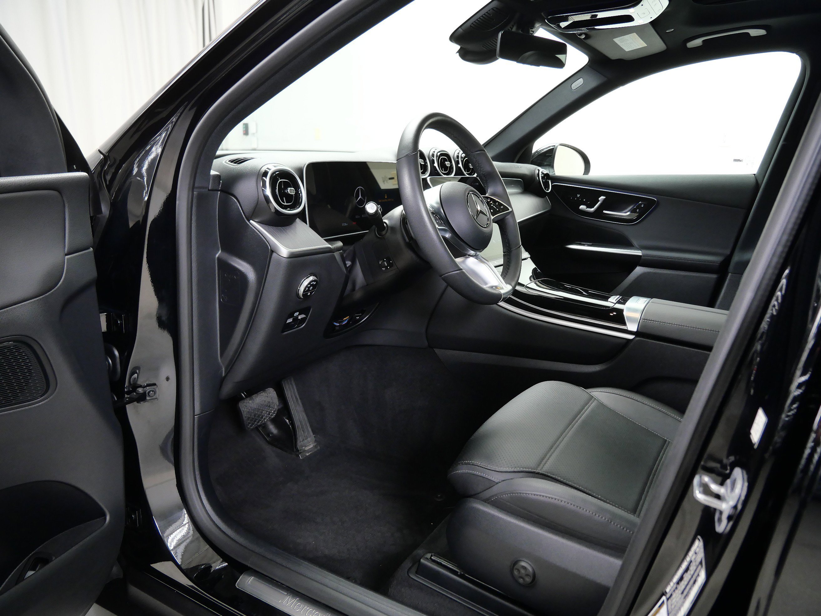 Certified Used 2026 Black Mercedes-Benz GLC 300 image 14