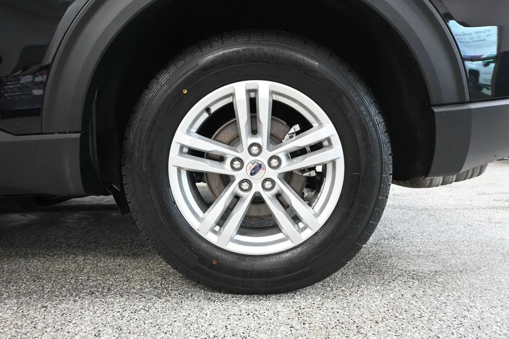 Used 2022 Black Ford XLT image 14