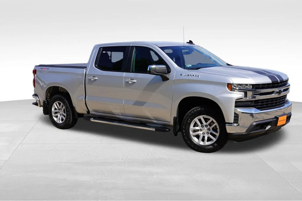 Used 2019 Silver Ice Metallic Chevrolet LT image 2