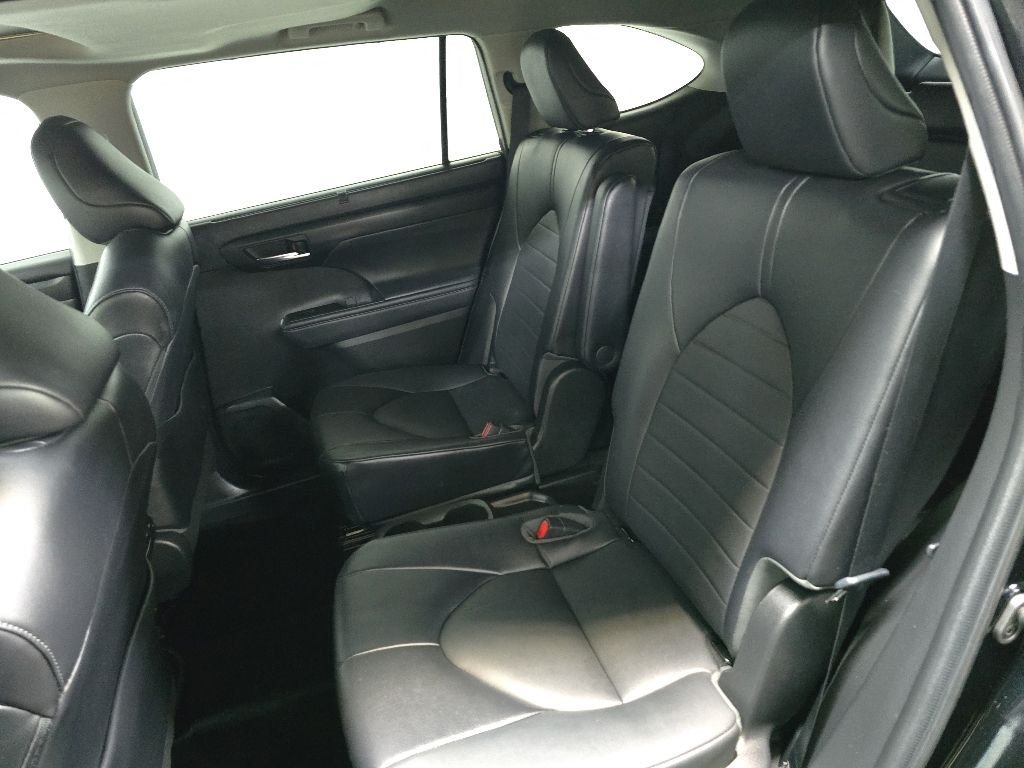 Used 2022 Black Toyota XLE image 32