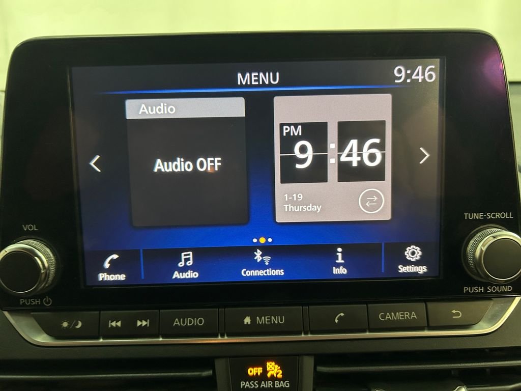 Used 2019 Black Nissan 2.5 SV image 11