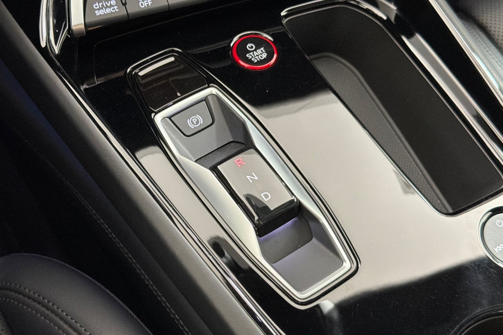 Used 2024 Suzuka Gray Metallic Audi Premium Plus quattro image 20