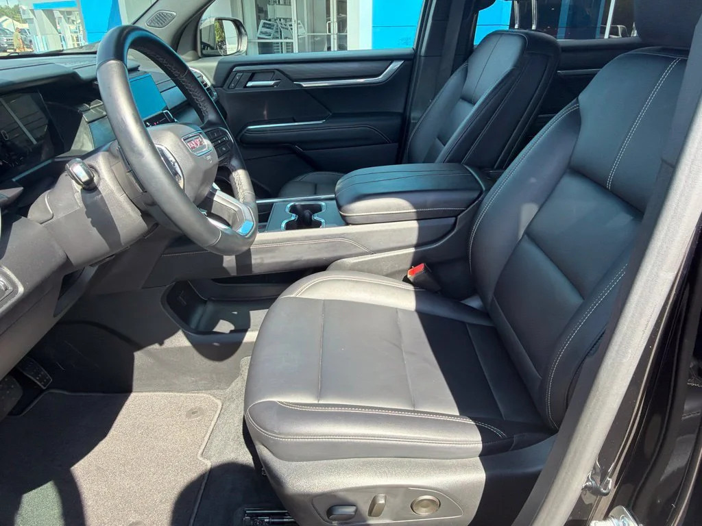 Used 2026 Ebony Twilight Metallic GMC Elevation image 24