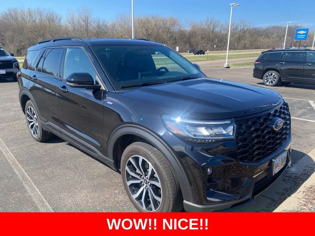 2025 Ford Explorer ST-LINE 4WD (PL535)'s photo