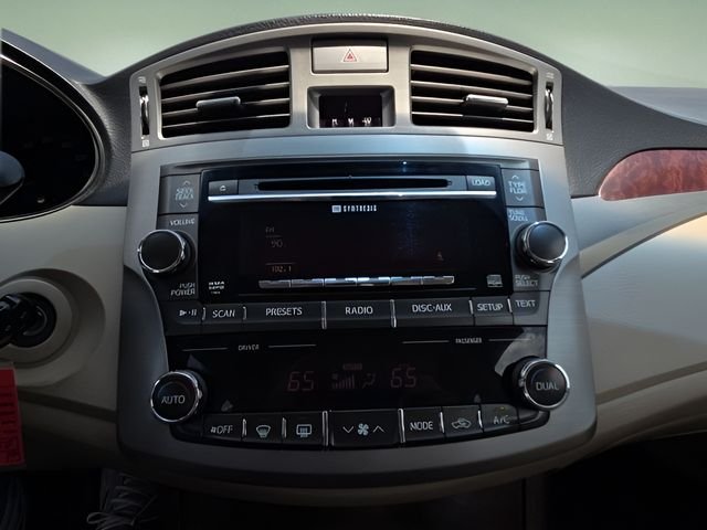 Used 2011 Red Toyota Base image 29